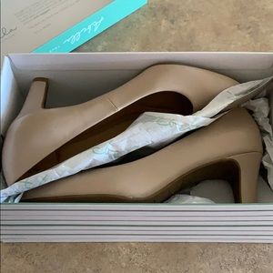 Abella nude heels! 👠